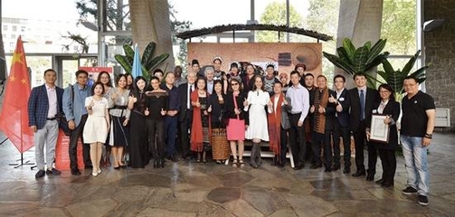 黎錦輝映巴黎 聯(lián)合國(guó)教科文組織總部里的海南非遺之光